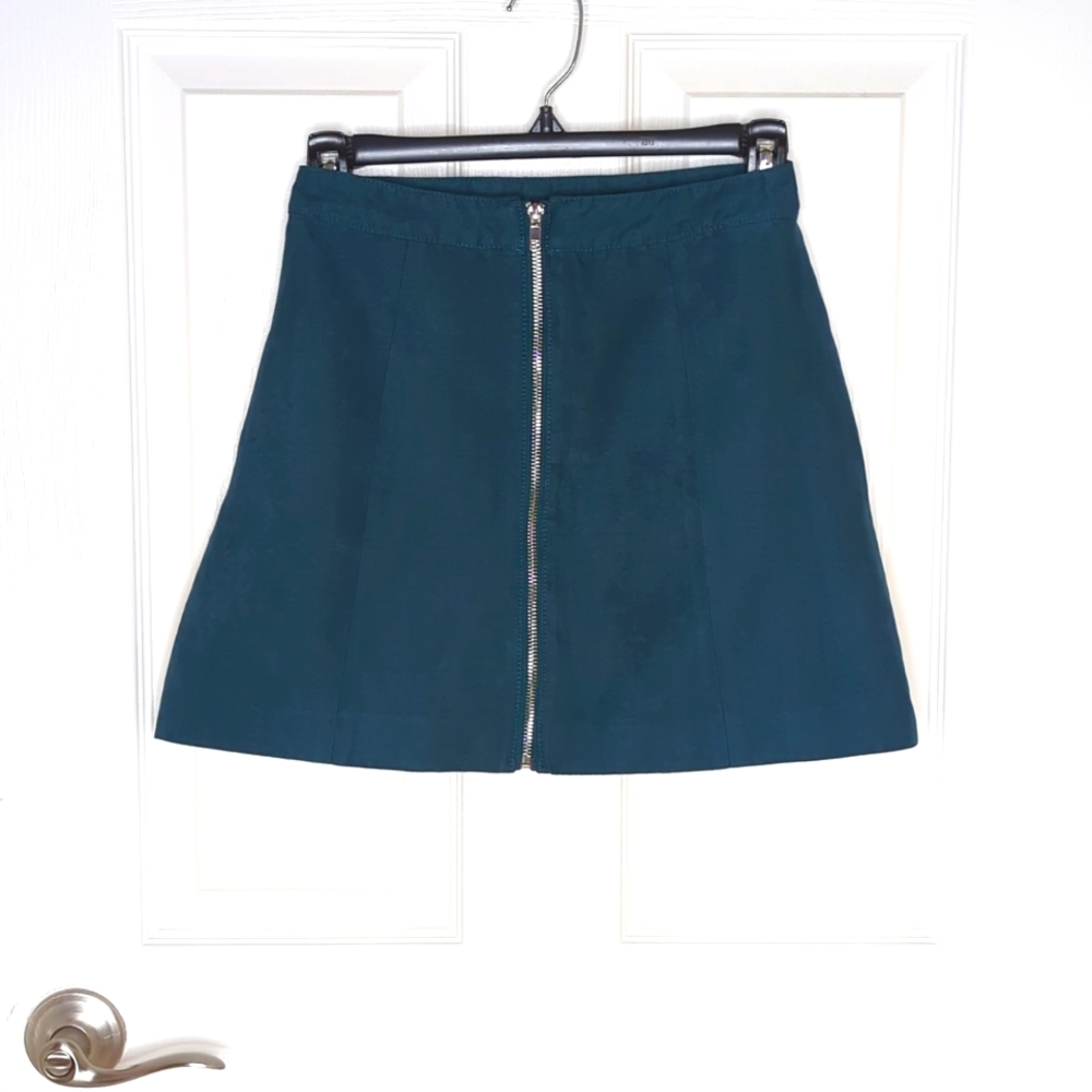 Divided by H&M Faux Suede Mini Skirt Full Zipper on front Size 4 Teal Blue
